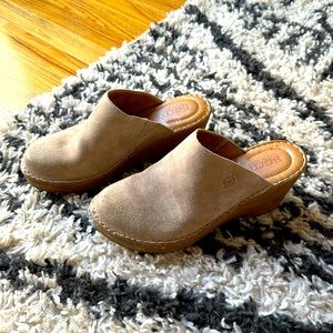 Born Women's Tan Suede Clogs